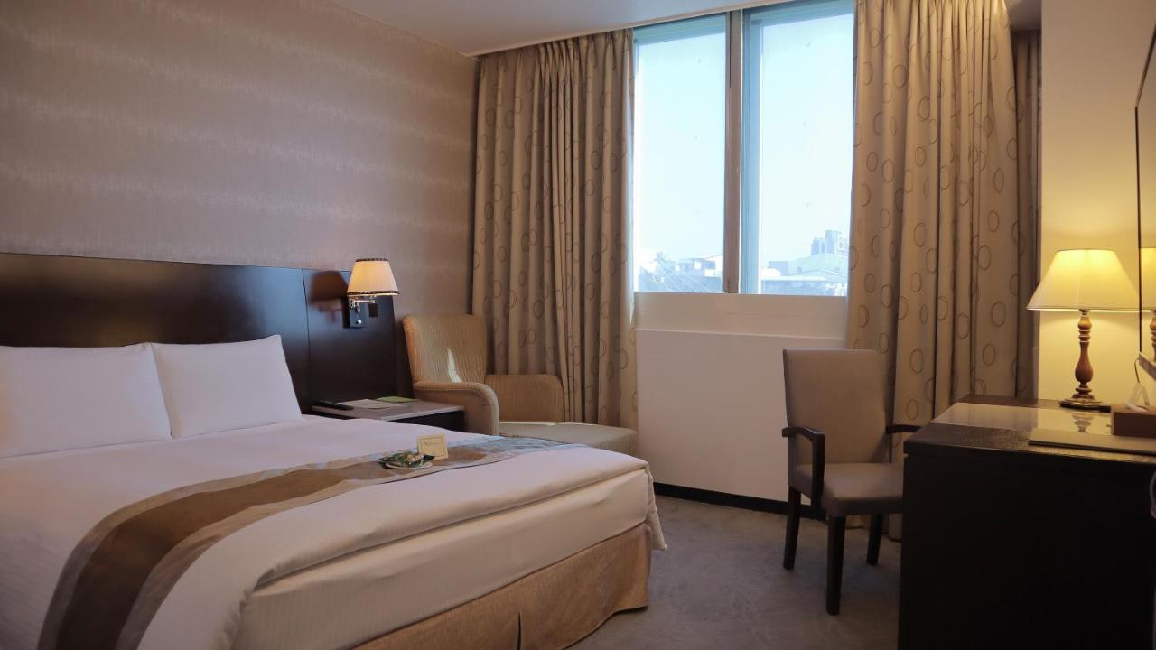 Ho Fong Business Stay Fengyuan Exterior photo