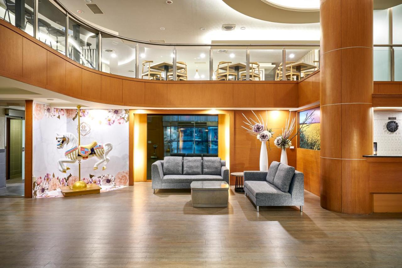 Ho Fong Business Stay Fengyuan Exterior photo