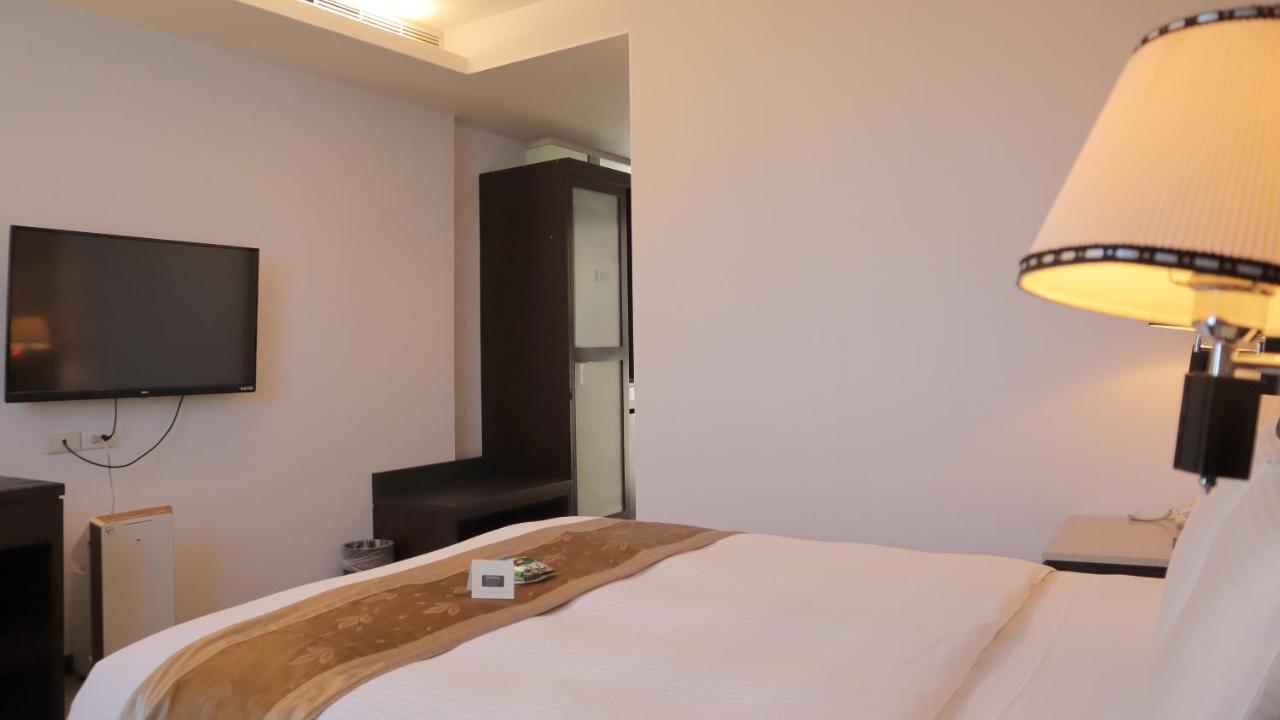 Ho Fong Business Stay Fengyuan Exterior photo