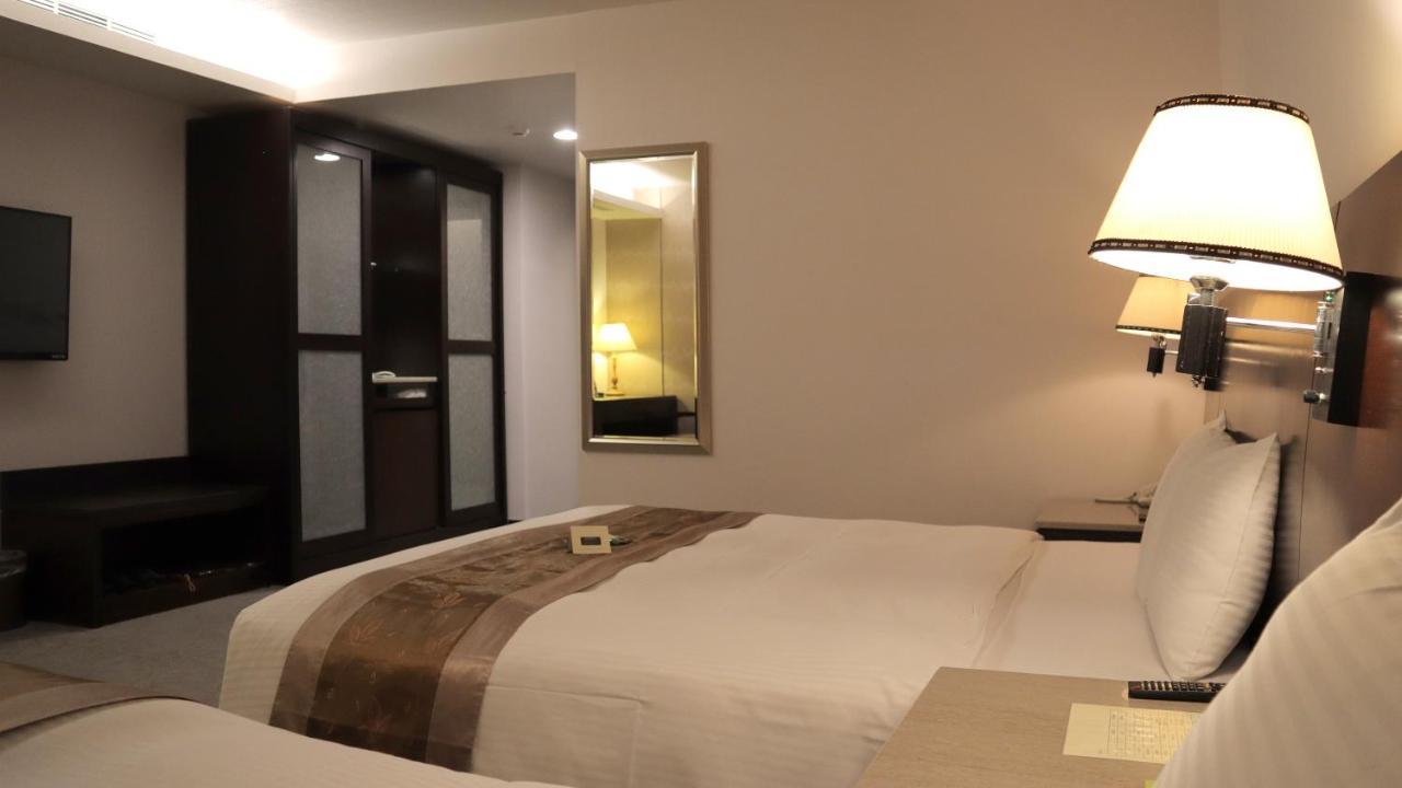 Ho Fong Business Stay Fengyuan Exterior photo