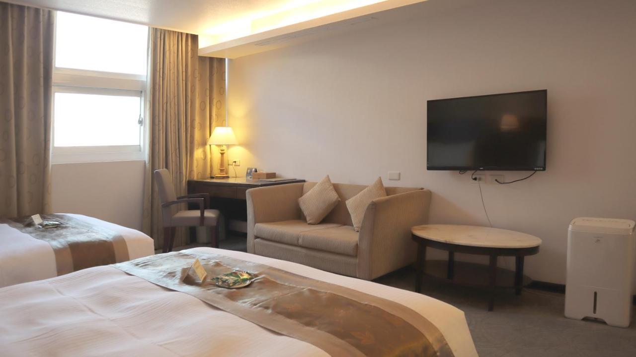 Ho Fong Business Stay Fengyuan Exterior photo
