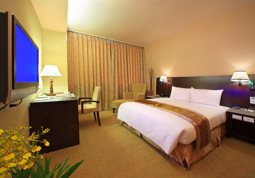 Ho Fong Business Stay Fengyuan Exterior photo