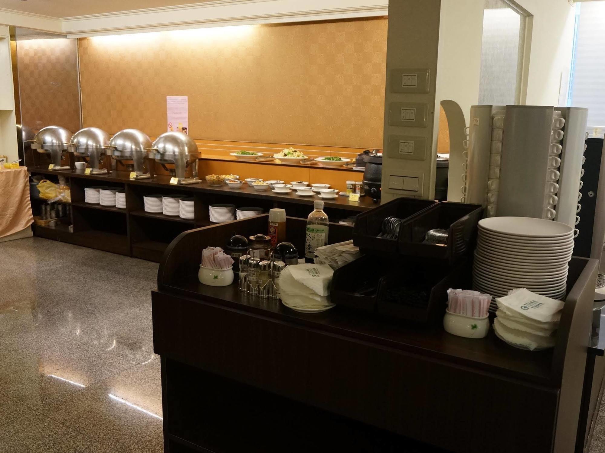 Ho Fong Business Stay Fengyuan Exterior photo